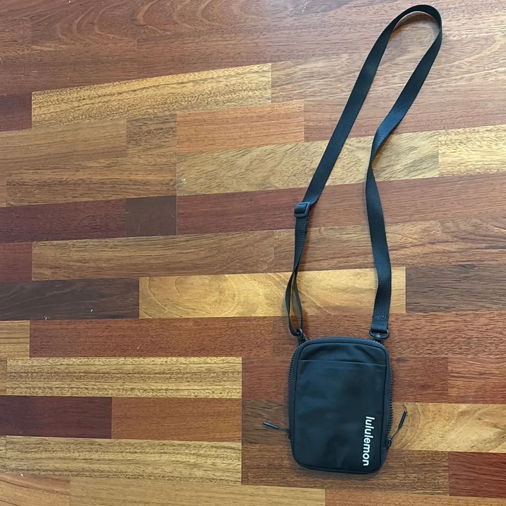 lululemon athletica Black Belt Bag - Picture 2 of 5